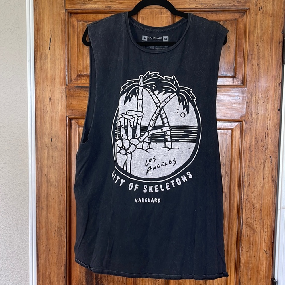 Mens black Vanguard tank LA sz XL